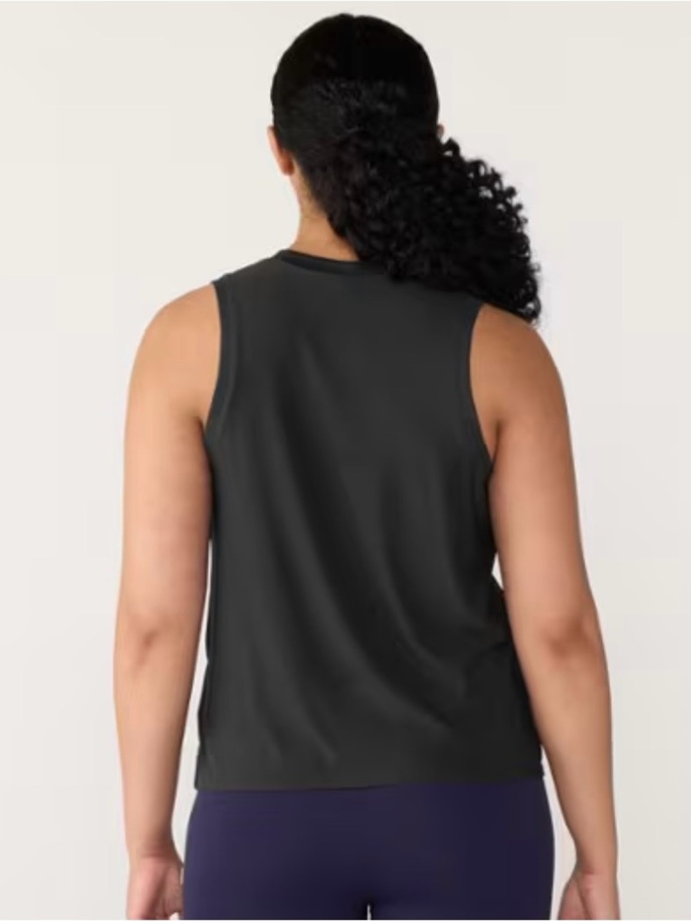 Vuori Energy Tank Womens Medium Custom Notch V-Neck Olive Green Athletic Top EUC - Picture 11 of 12
